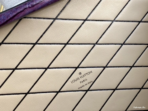 VUITTON PETITE LOUIS MALLE 0127